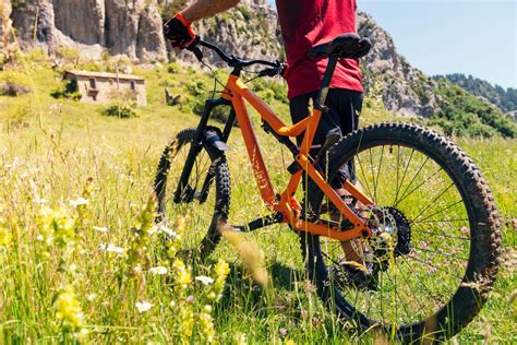 Mtb Cycling Pros And Cons Of Hardtail Vs Full Suspension Siroko