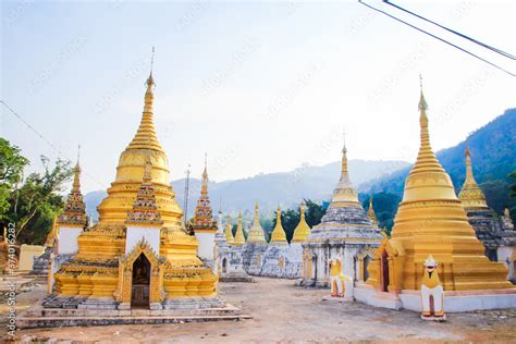 Beautiful ancient golden Buddhist temples, pagodas and stupas Myanmar ...