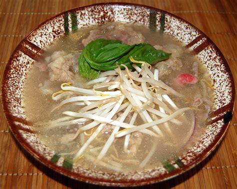 Pho (Vietnamese Noodle Soup) - Perfect Health Diet | Perfect Health Diet