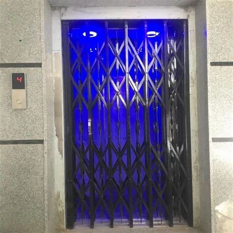 Black Mild Steel Collapsible Gate Elevator For Factory Max Persons