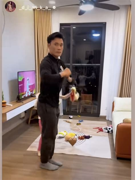 Kh Ng C N Di N Bikini N Ng B Ng V M U T Y C A B I Ti N D Ng M C K N B Ng Khi Ra H N I Th M Ch Ng