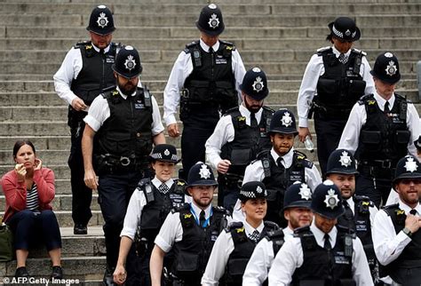 Met Police Becomes The First Force To Recruit Part Time Constables