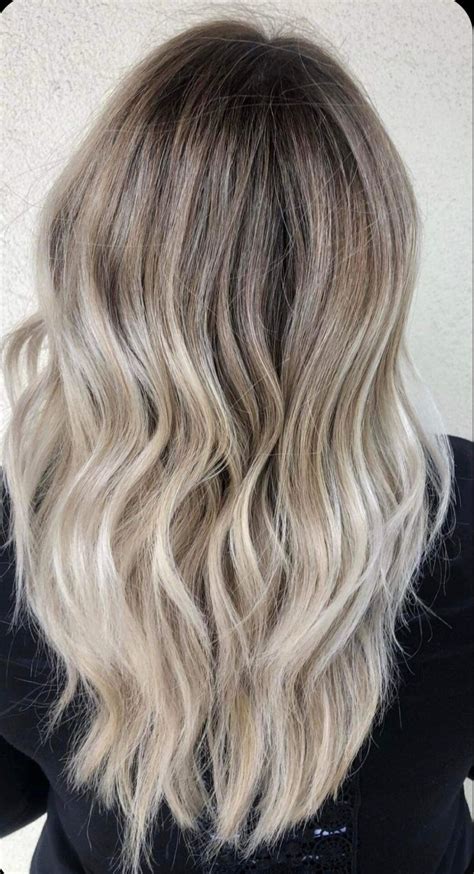 The Revival Refresher: 4 Steps To Revive Your Bleached Roots With A Root Smudge