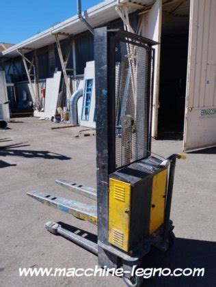 Carrello Elevatore Manuale Sollevamento Elettrico In Castelfidardo Italy