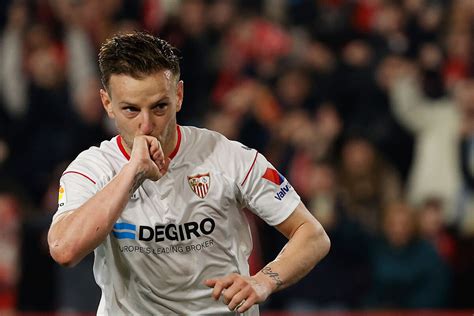 Sevilla Fc Rakitic Estamos M S Que Vivos Marca