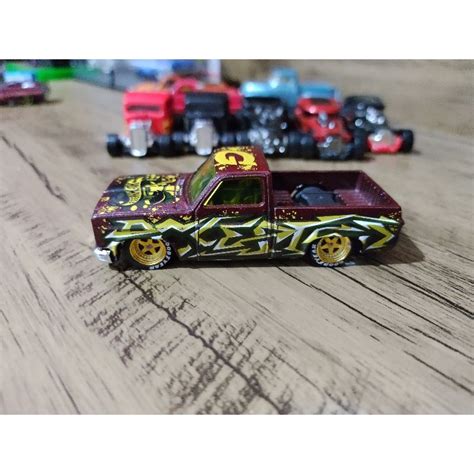 Caminhonete Carrinho Pickup Hot Wheel Chevy Silverado Hw Art Cars