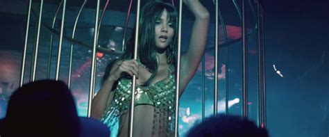 Naked Halle Berry In Frankie Alice