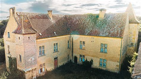 Abandoned Millionaires Year Old Mansion With Everything Left Inside