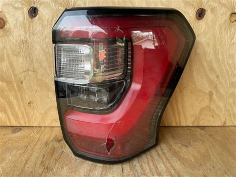 Oem Ford Expedition Right Passenger Rear Led Tail Light