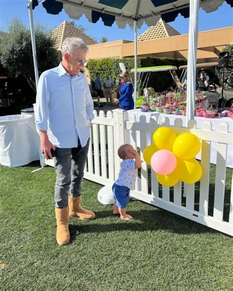 La Hija De David Foster Cierra Afirma Que Su Padre Abandon A Sus