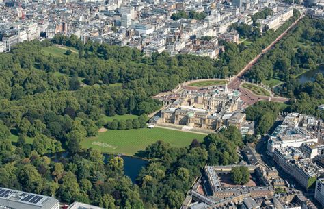 Royal estates valued: how much is Buckingham Palace worth? | lovemoney.com