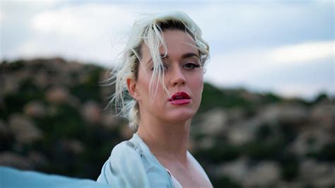 Katy Perry Unveils New Single And Video "Daisies" - Capitol Records