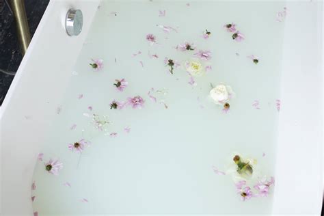 Spiritual Baths: A Pathway to Cleansing and Rejuvenation – Soulology.Club