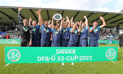 SC Victoria gewinnt 1 Deutsche Meisterschaft Ü32 Hamburg Fußball