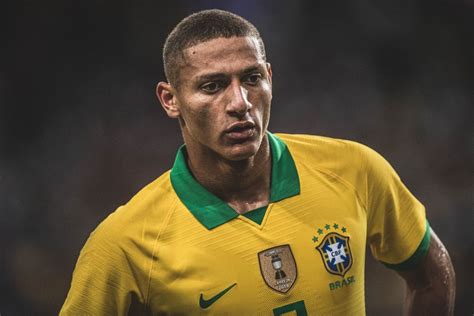 Após convocação para as eliminatórias Richarlison mira consolidar