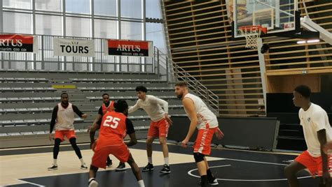 Indre Et Loire Le Tours M Tropole Basket R Trograd En Nationale Ici