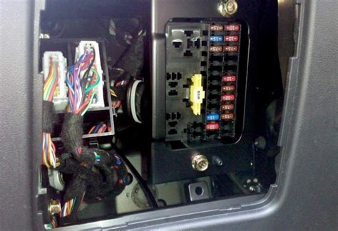 Fuse box diagram Chery Tiggo 5 T21 and relay with assignment and location
