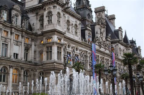 Voyage d Anne Hidalgo à Tahiti l Hôtel de Ville de Paris perquisitionné