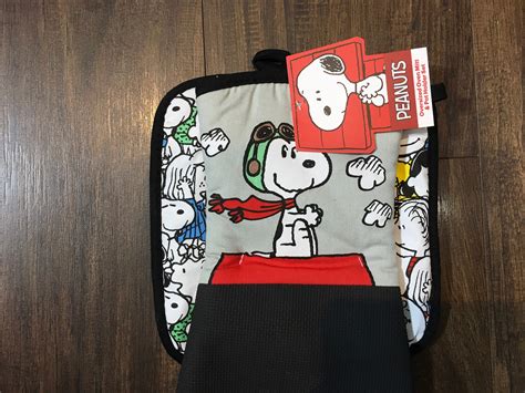 Peanuts Snoopy Oversized Oven Mitt And Pot Holder Set Etsy