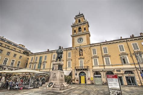 Piazza Garibaldi Ed Il Palazzo Del Governatore A Parma Flickr