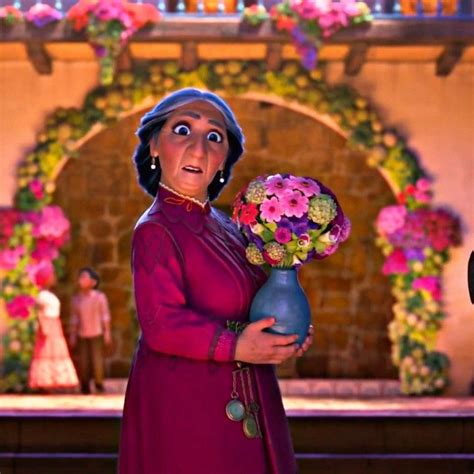 Abuela 🕯️ | Disney characters wallpaper, Family movies, Disney animation