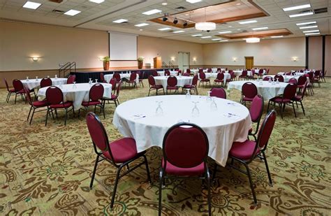 Holiday Inn Express Janesville - I-90 & US Hwy 14, an IHG Hotel ...