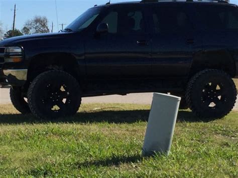 2004 Chevy Tahoe LS LIFTED