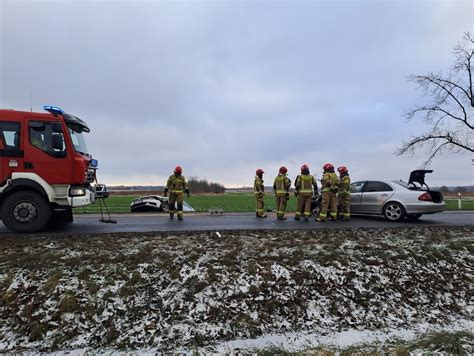 UWAGA Groźny wypadek na trasie Oława Wrocław Droga zablokowana