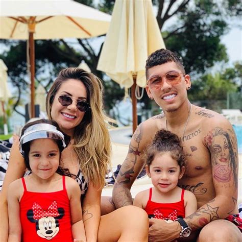 Roberto Firmino Wife Roberto Firmino Married Larissa Pereira In 2014