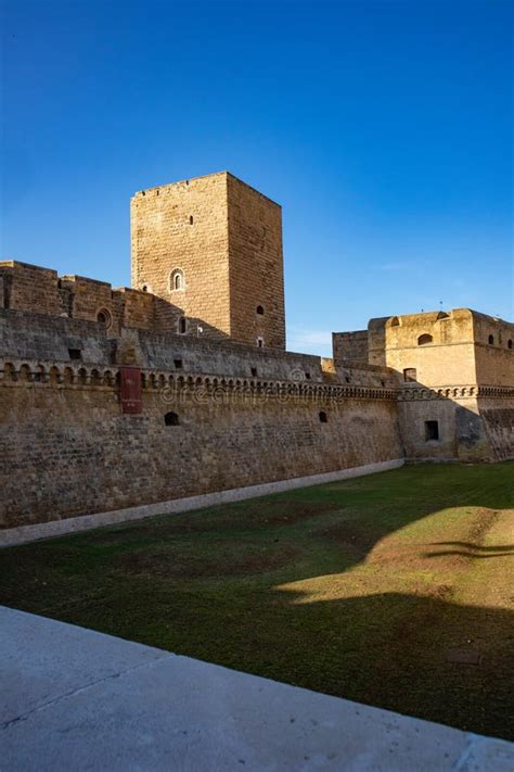 Svevo castle, Puglia editorial image. Image of puglia - 249150265