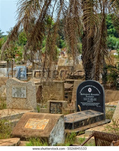 Ghanaian Cemetery Photos De Stock Et Illustrations Images