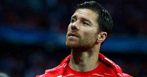 Xabi Alonso Champions League / Xabi Alonso Photos Photos - Liverpool v Standard Liege ... : Xabi ...