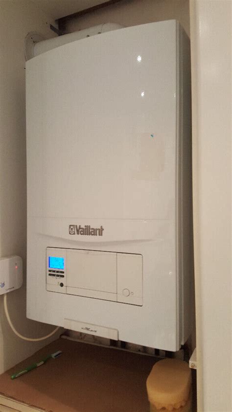 Vaillant EcoTEC Pro 28 Room Sealed Wall Mounted Gas Fired Combination