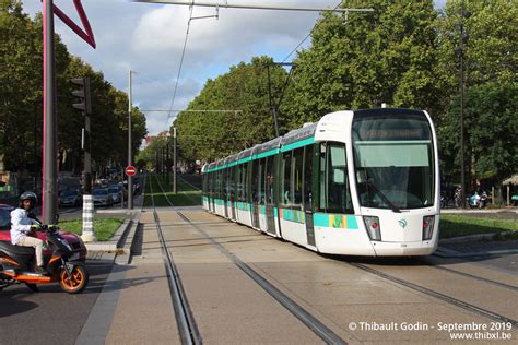 Tram Sur La Ligne T B Ratp Porte De Bagnolet Paris Photos