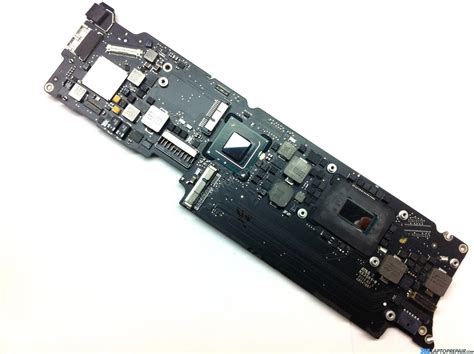 MacBook Air A1465 MD223LL A I5 1 7Ghz 11 820 3208 A Mid 2012 Logic