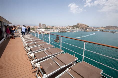 Fotogaler A Escala Inaugural Del Embarque De Msc Cruceros En Alicante