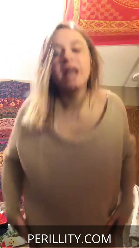 Blonde American Girl Showing Tits On Periscope