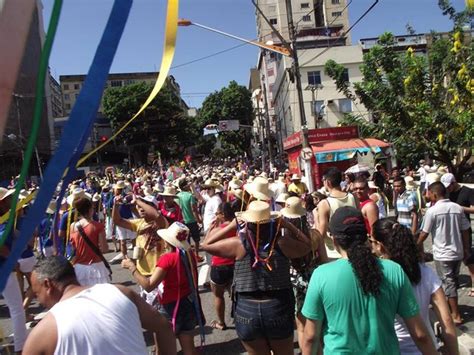 G1 Centenas De Pessoas Participam Do Cortejo Do Arrastão Do