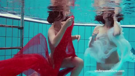Two Hotties Naked In The Pool