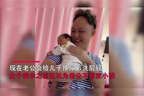 第三胎是个儿子爸爸时刻守护在旁，妈妈：就这还不承认他重男轻女 守护 时刻 爸爸