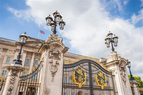 A Guide To The Buckingham Palace Gates — London X London