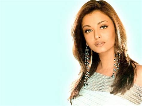 Latest Aishwarya Rai Hot Model HD Picture Photo Gallery Top Model Dress Fashion Style Photo