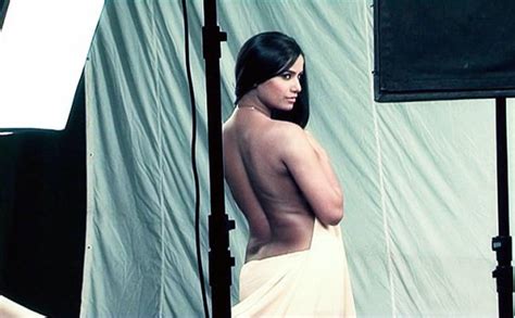 Poonam Pandey STRIPS OFF On Social Media HOT NEWS NYOOOZ ENTERTAINMENT