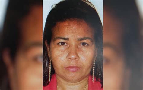 Mulher Morta Ap S Levar V Rios Tiros Em Rua De Aparecida De Goi Nia