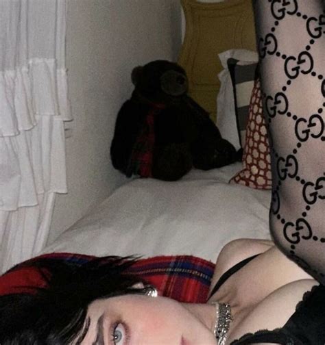 Billie Eilish Nackt Porno Bilder Sex Fotos Xxx Bilder 4055189 Pictoa