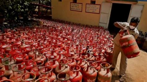 Commercial Lpg Cylinder Prices Hiked By Rs 209 From October 1 Check