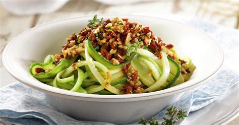 Tallarines De Calabac N Con Pesto Rojo