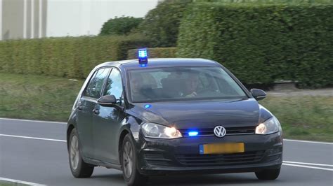 2x Onopvallende Politie Met Spoed Naar Een Verkeersongeval In