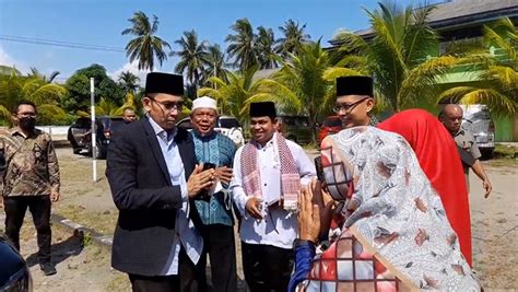 Kunjungi Sumbar Tgb Zainul Majdi Silaturahmi Ke Ponpes Modern Tapuz