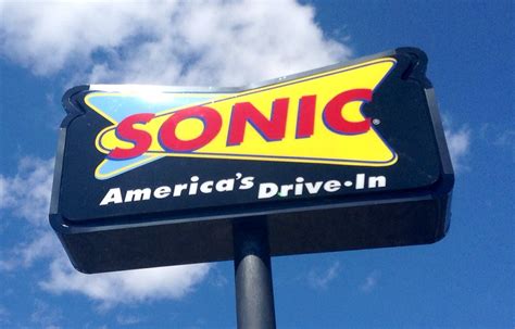 Sonic Drive In Sonic Drive In Restaurant Sign Pics By Mike Flickr